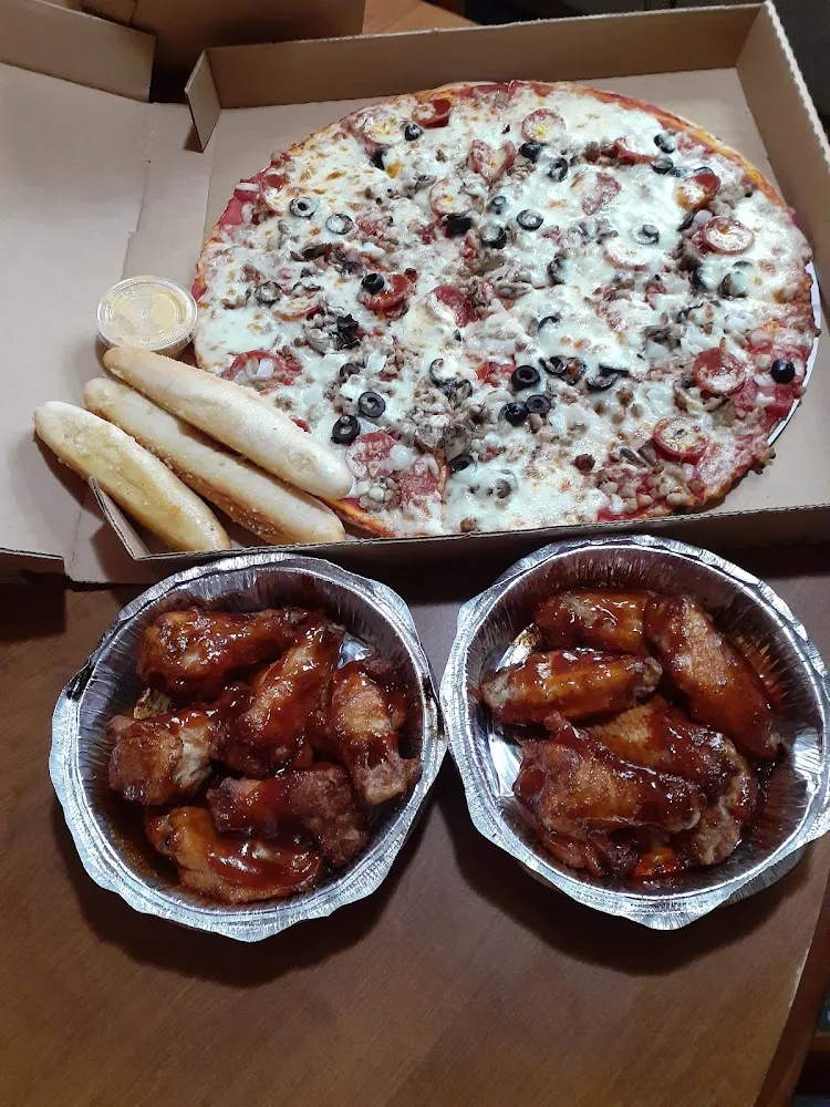 Deluxe Pizza BBQ Wings and Breadsticks